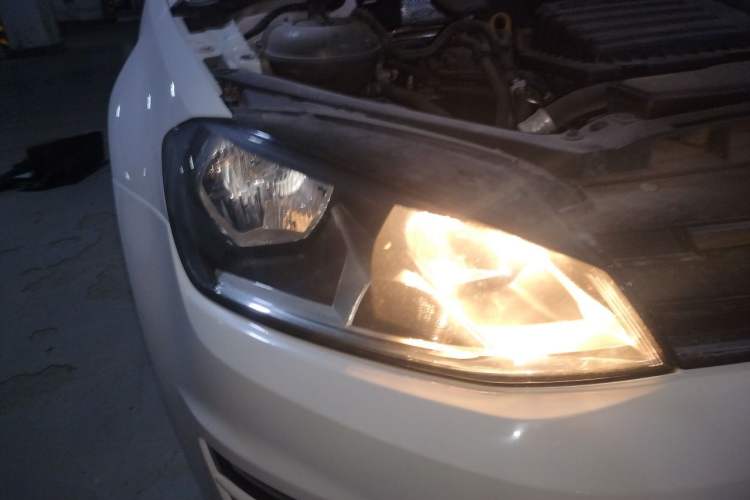 Used Volkswagen Golf 2015 1.4TSI Automatic Comfort Model Right Front Headlight