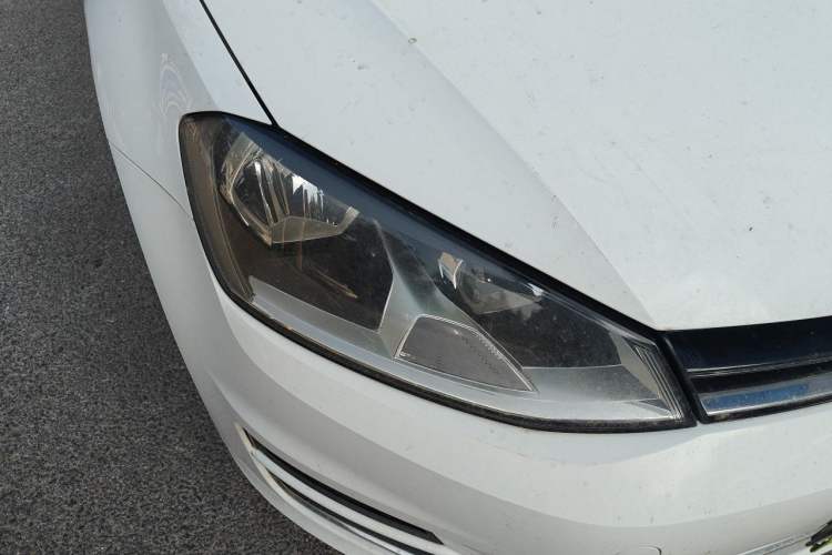 Used Volkswagen Golf 2015 1.4TSI Automatic Luxury Model Right Front Headlight