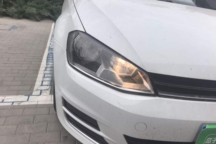 Used Volkswagen Golf 2015 1.4TSI Automatic Comfort Model Right Front Headlight