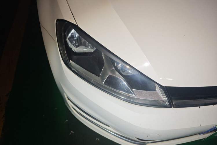 Used Volkswagen Golf 2015 1.6L Automatic Fashion Model Right Front Headlight