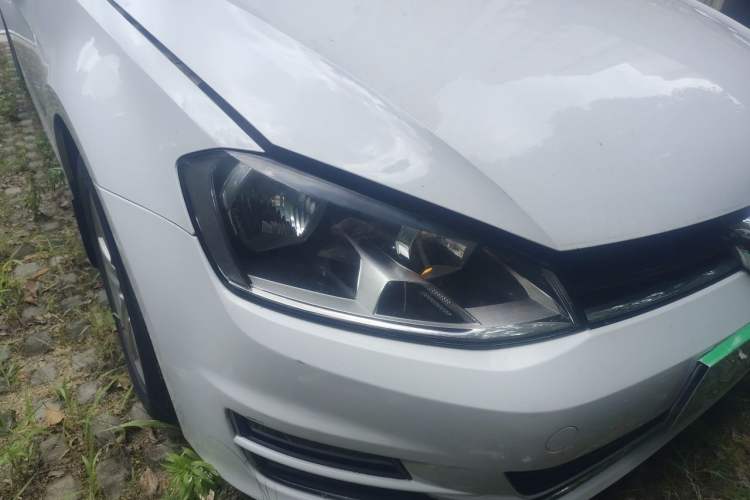 Used Volkswagen Golf 2015 1.6L Automatic Comfort Model Right Front Headlight