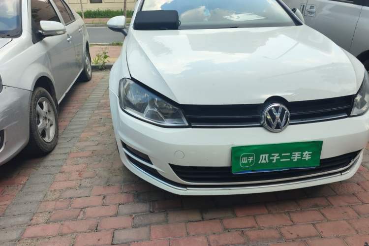 Used Volkswagen Golf 2015 1.6L Automatic Comfort Model Right Front Headlight