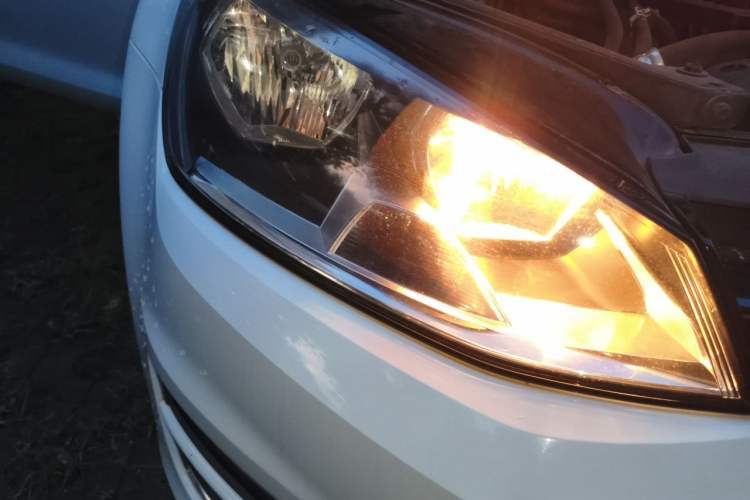 Used Volkswagen Golf 2015 1.4TSI Automatic Comfort Model Right Front Headlight