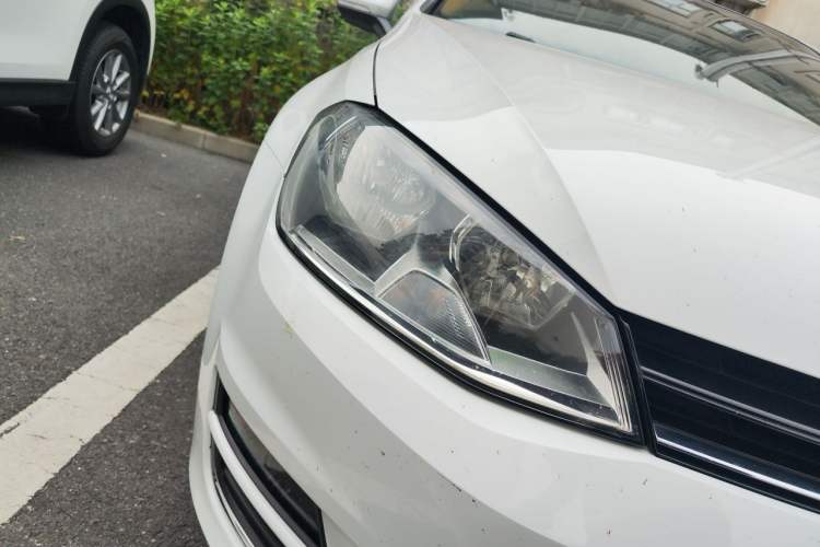 Used Volkswagen Golf 2015 1.4TSI Automatic Luxury Model Right Front Headlight