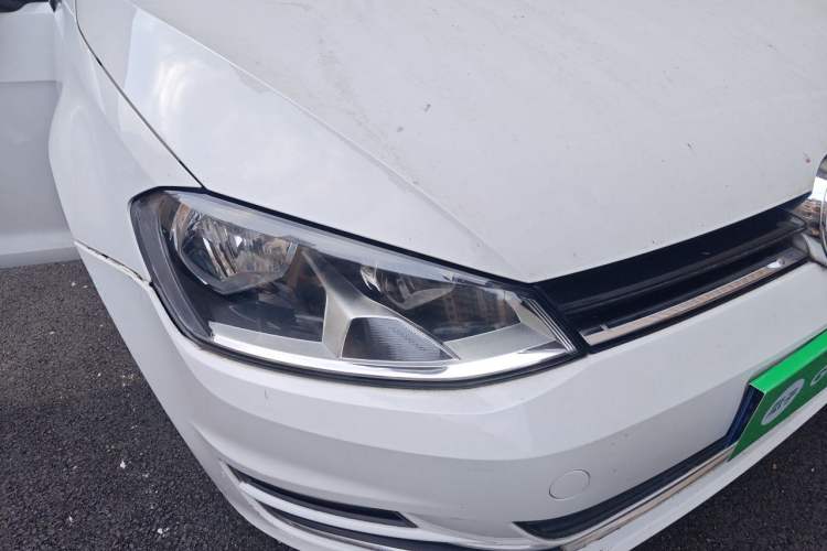 Used Volkswagen Golf 2015 1.6L Automatic Comfort Model Right Front Headlight