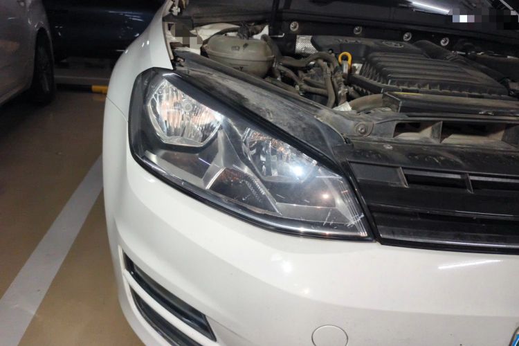 Used Volkswagen Golf 2015 1.4TSI Automatic Luxury Model Right Front Headlight