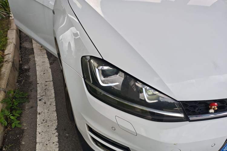 Used Volkswagen Golf 2015 1.4TSI Automatic Flagship Model Right Front Headlight