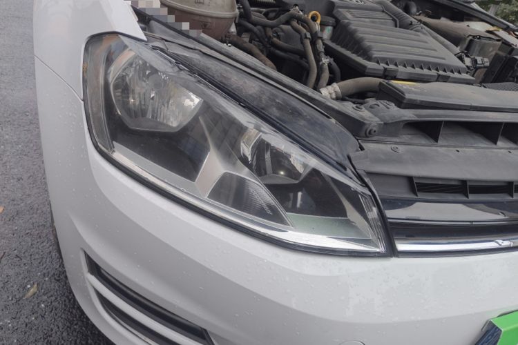 Used Volkswagen Golf 2015 1.4TSI Automatic Luxury Model Right Front Headlight
