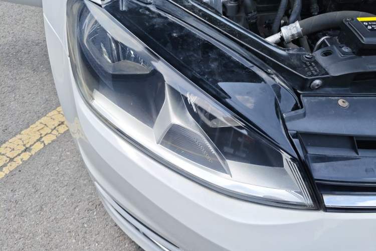 Used Volkswagen Golf 2015 1.4TSI Automatic Comfort Model Right Front Headlight