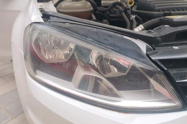 Used Volkswagen Golf 2015 1.4TSI Automatic Comfort Model Right Front Headlight
