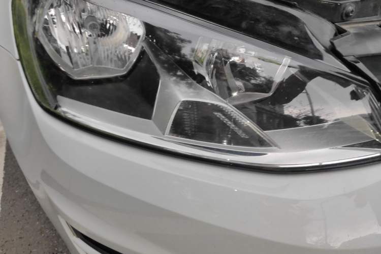 Used Volkswagen Golf 2015 1.4TSI Automatic Comfort Model Right Front Headlight