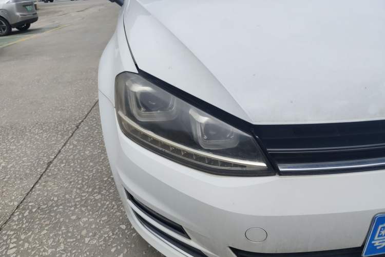 Used Volkswagen Golf 2015 1.4TSI Automatic Comfort Model Right Front Headlight