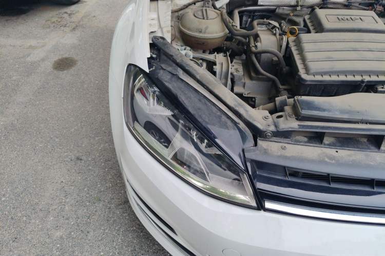 Used Volkswagen Golf 2015 1.6L Automatic Comfort Model Right Front Headlight