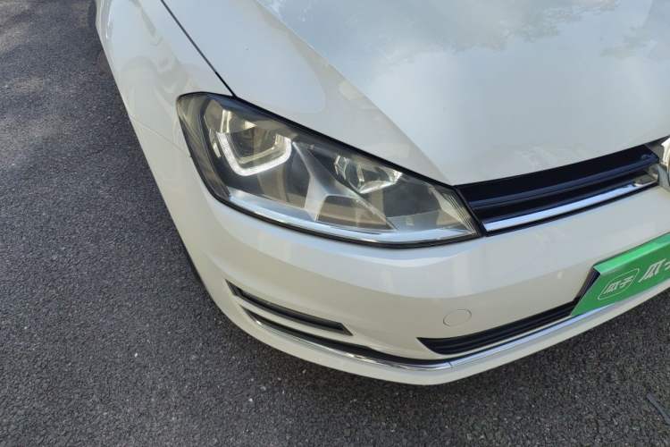 Used Volkswagen Golf 2015 1.4TSI Automatic Comfort Model Right Front Headlight