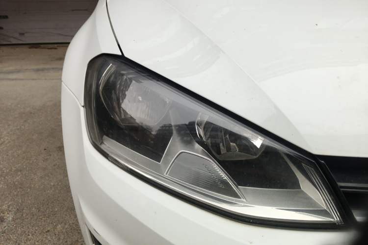 Used Volkswagen Golf 2015 1.6L Automatic Fashion Model Right Front Headlight