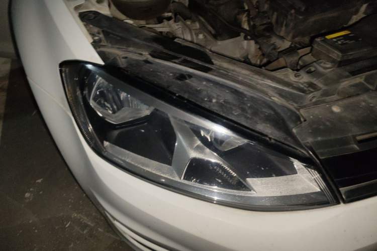 Used Volkswagen Golf 2015 1.6L Automatic Fashion Model Right Front Headlight