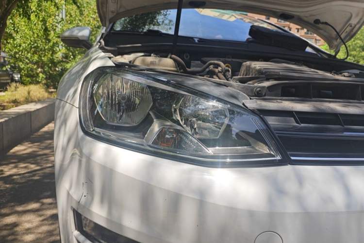 Used Volkswagen Golf 2015 1.4TSI Automatic Comfort Model Right Front Headlight