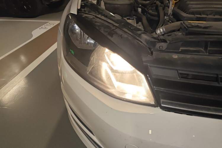 Used Volkswagen Golf 2015 1.4TSI Automatic Comfort Model Right Front Headlight