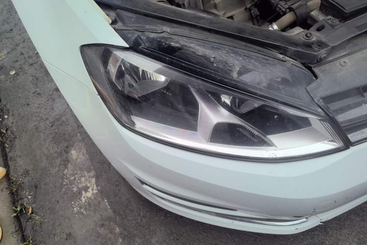 Used Volkswagen Golf 2015 1.6L Automatic Comfort Model Right Front Headlight