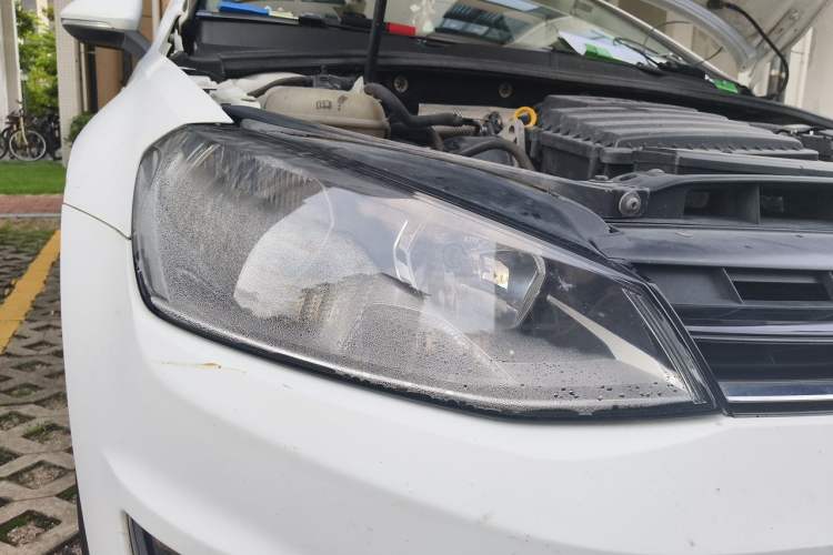 Used Volkswagen Golf 2015 1.6L Automatic Comfort Model Right Front Headlight