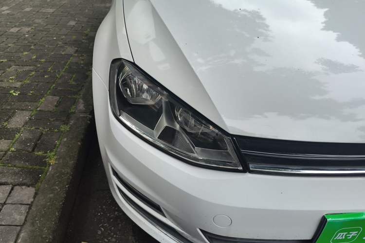 Used Volkswagen Golf 2015 1.6L Automatic Comfort Model Right Front Headlight