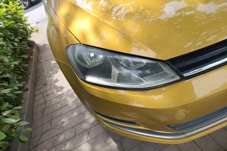 Used Volkswagen Golf 2015 1.4TSI Automatic Luxury Model Right Front Headlight