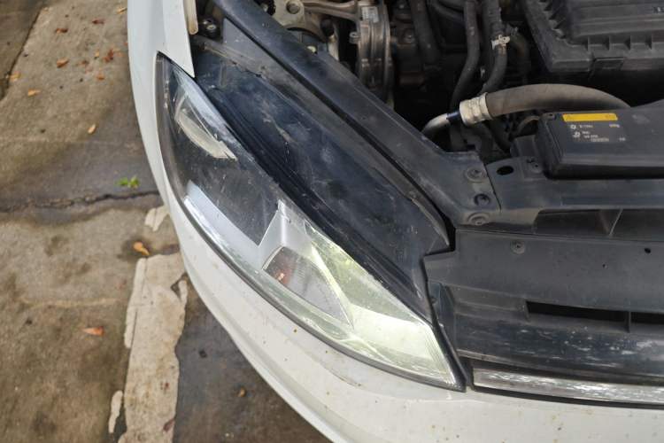 Used Volkswagen Golf 2015 1.4TSI Automatic Luxury Model Right Front Headlight