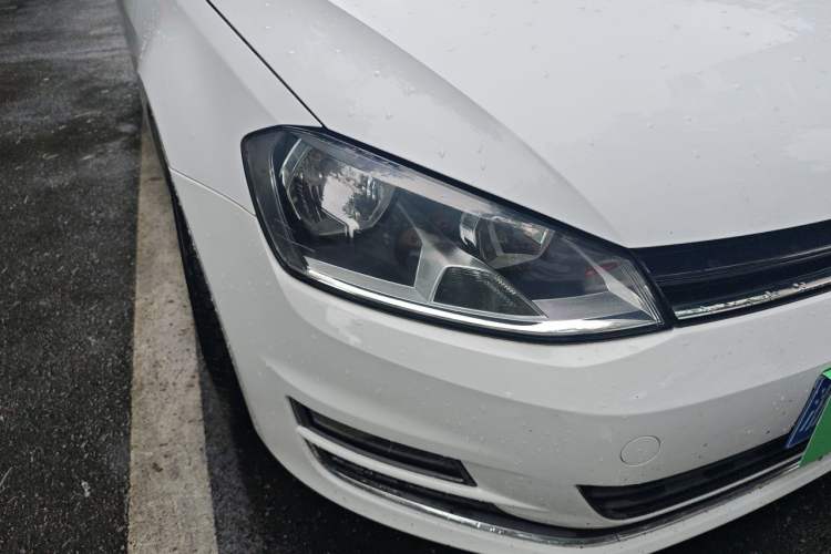 Used Volkswagen Golf 2015 1.4TSI Automatic Luxury Model Right Front Headlight