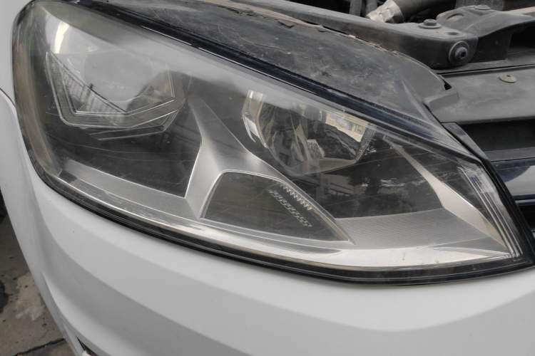 Used Volkswagen Golf 2015 1.4TSI Automatic Comfort Model Right Front Headlight