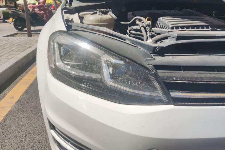 Used Volkswagen Golf 2015 1.4TSI Automatic Comfort Model Right Front Headlight