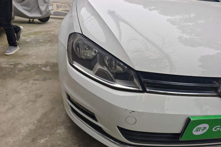 Used Volkswagen Golf 2015 1.4TSI Automatic Luxury Model Right Front Headlight