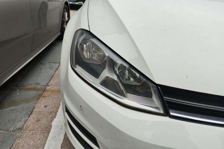 Used Volkswagen Golf 2015 1.4TSI Comfort Travel Edition Right Front Headlight