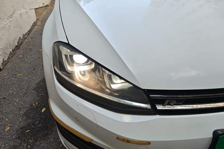 Used Volkswagen Golf 2015 1.4TSI Automatic R-Line Right Front Headlight
