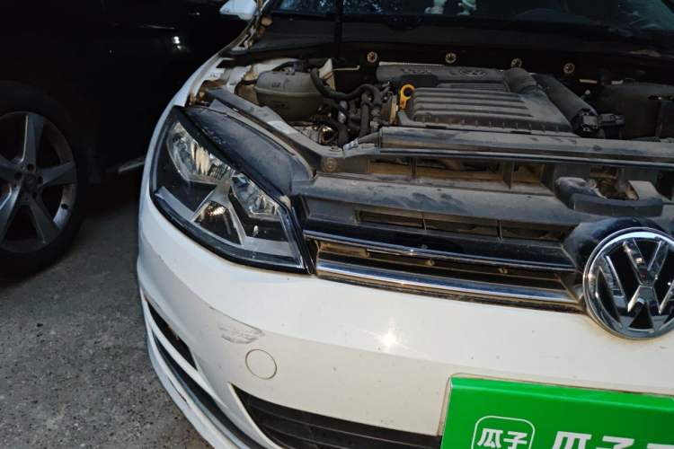 Used Volkswagen Golf 2015 1.4TSI Automatic Luxury Model Right Front Headlight