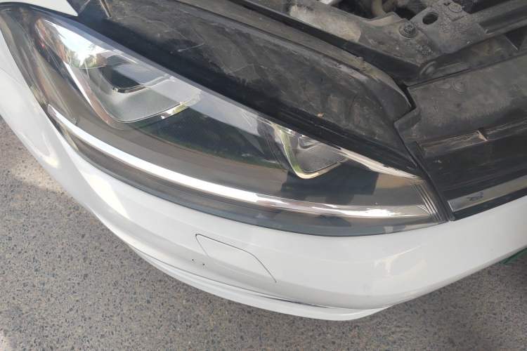 Used Volkswagen Golf 2015 1.4TSI Automatic Flagship Model Right Front Headlight