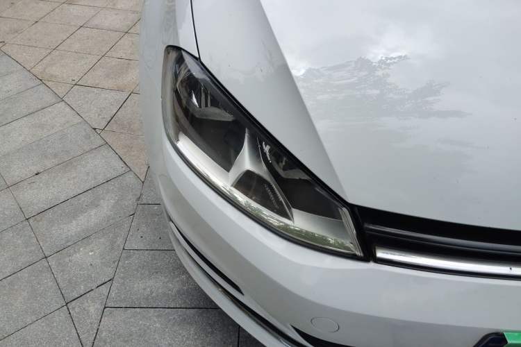 Used Volkswagen Golf 2015 1.6L Automatic Comfort Model Right Front Headlight