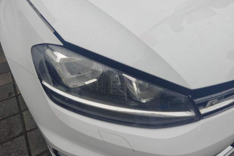 Used Volkswagen Golf 2015 1.4TSI Automatic R-Line Right Front Headlight