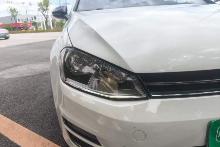 Used Volkswagen Golf 2015 1.6L Automatic Fashion Model Right Front Headlight