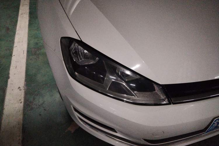 Used Volkswagen Golf 2015 1.4TSI Automatic Luxury Model Right Front Headlight