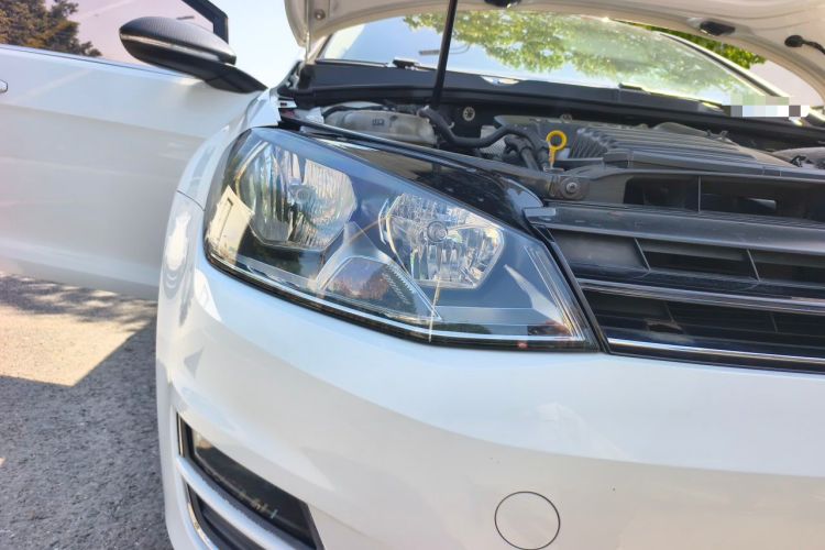 Used Volkswagen Golf 2015 1.4TSI Manual Comfort Model Right Front Headlight