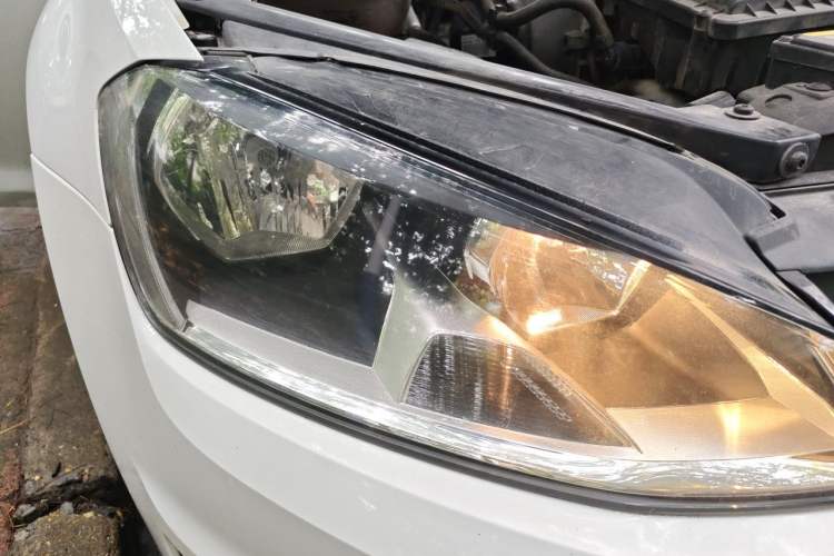Used Volkswagen Golf 2015 1.6L Automatic Comfort Model Right Front Headlight