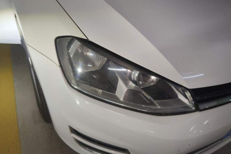 Used Volkswagen Golf 2015 1.6L Automatic Comfort Model Right Front Headlight