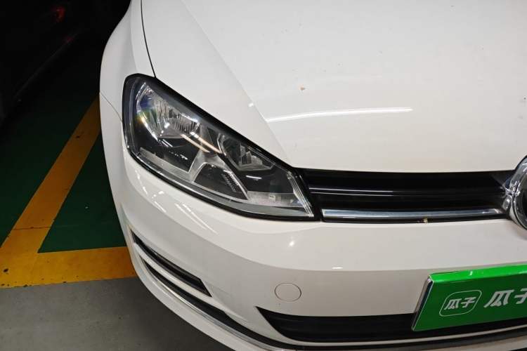 Used Volkswagen Golf 2015 1.4TSI Automatic Comfort Model Right Front Headlight