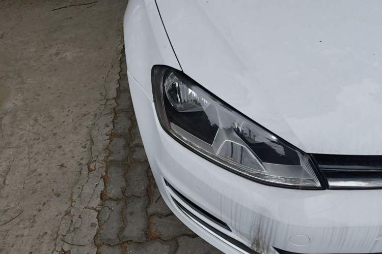 Used Volkswagen Golf 2015 1.6L Automatic Comfort Model Right Front Headlight