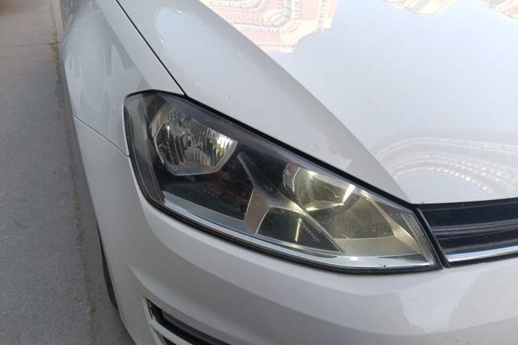 Used Volkswagen Golf 2015 1.4TSI Automatic Luxury Model Right Front Headlight