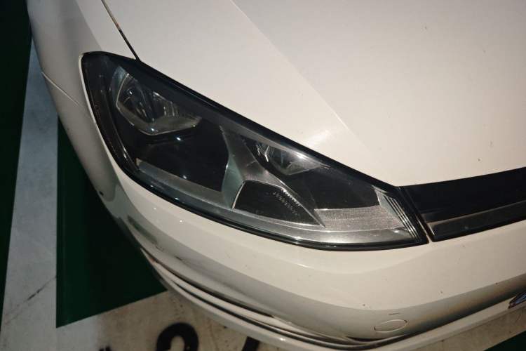 Used Volkswagen Golf 2015 1.6L Automatic Fashion Model Right Front Headlight