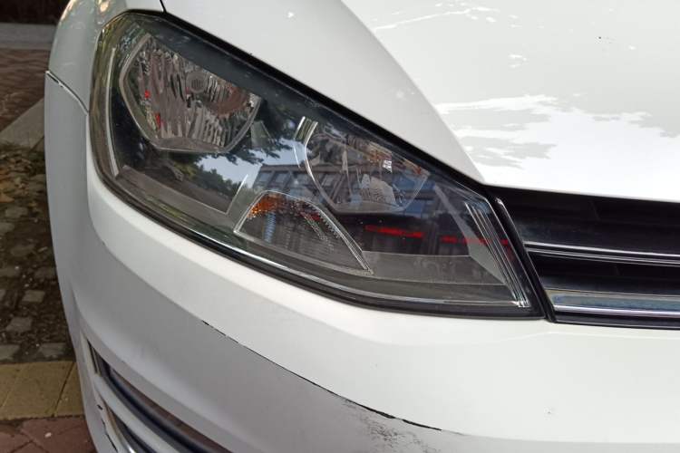 Used Volkswagen Golf 2015 1.4TSI Manual Comfort Model Right Front Headlight