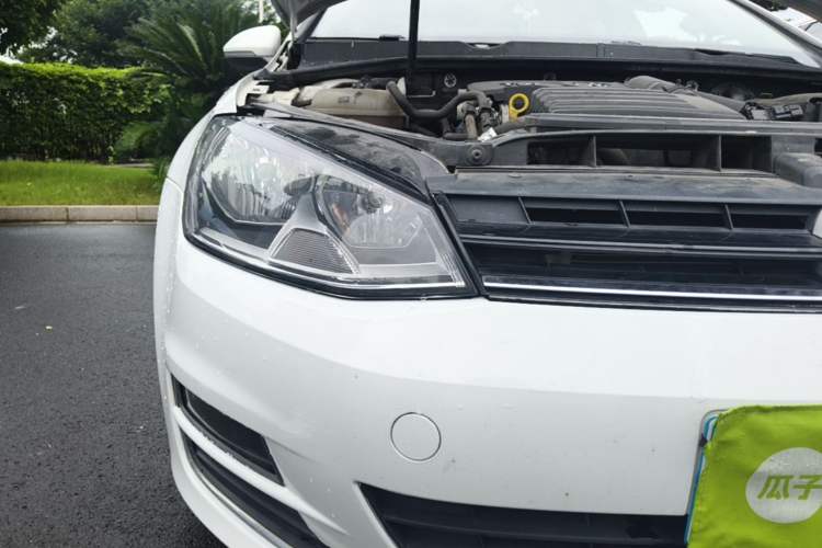 Used Volkswagen Golf 2015 1.4TSI Automatic Comfort Model Right Front Headlight