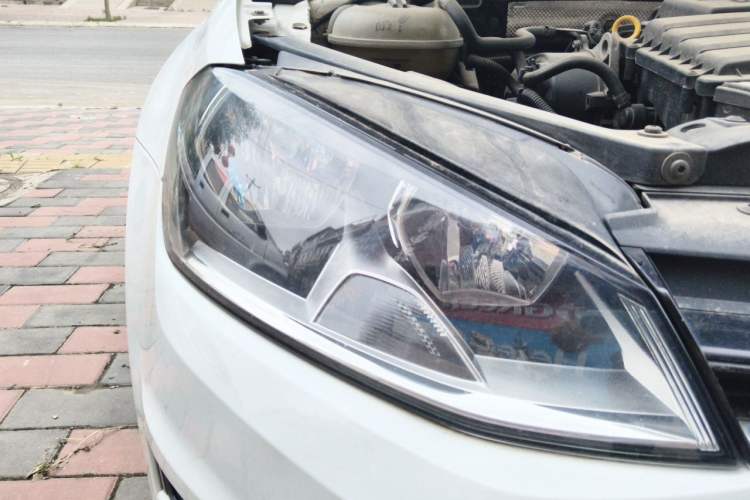 Used Volkswagen Golf 2015 1.6L Automatic Comfort Model Right Front Headlight