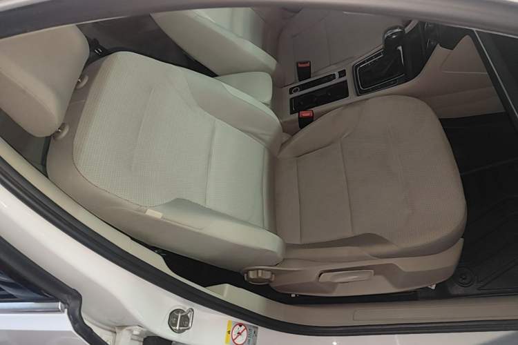 Used Volkswagen Golf 2015 1.4TSI Automatic Comfort Model Right Front Seat